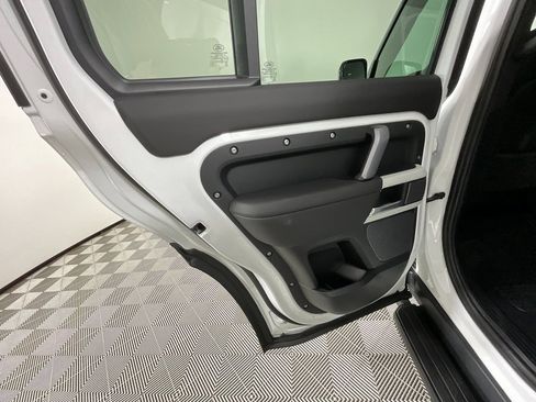 Certified 2024 Land Rover Defender 110 X-Dynamic SE image 25