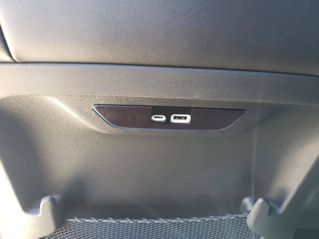 New 2027 Chrysler Pacifica Select FWD image 8