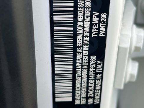 Used 2023 Jeep Renegade Latitude image 26