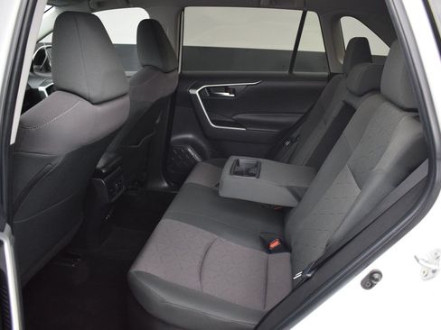 Used 2023 Toyota RAV4 XLE AWD/4WD image 12