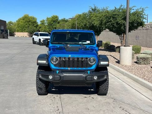 Used 2024 Jeep Wrangler Unlimited Rubicon 4xe w/ Technology Group AWD/4WD image 5