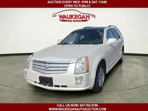 Used 2006 Cadillac SRX w/ Seating Package image 2