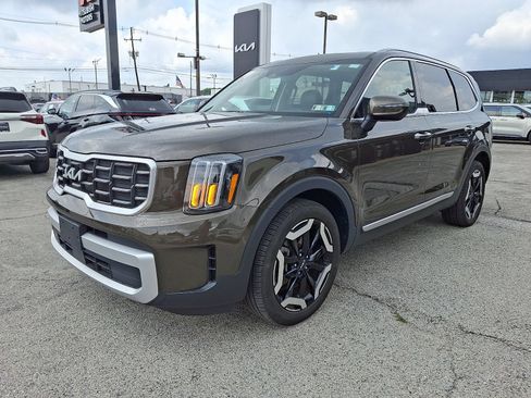 Certified 2024 Kia Telluride S w/ S Sunroof Package AWD/4WD image 3
