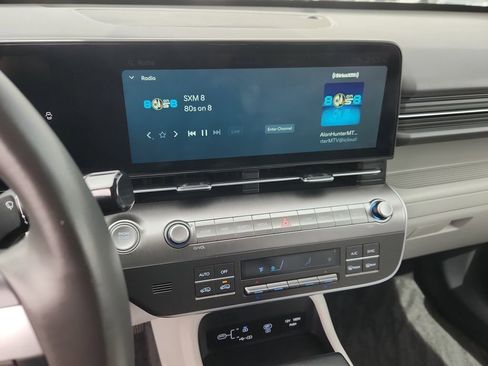 Used 2025 Hyundai Kona SEL image 24