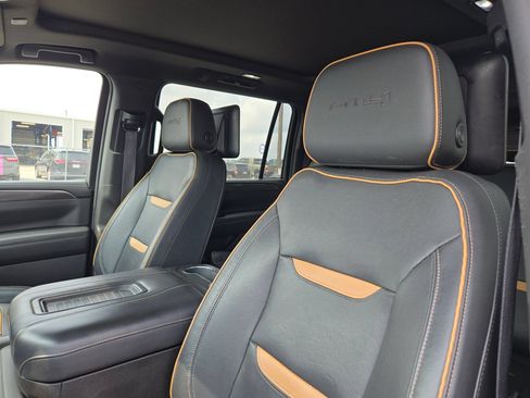 Used 2021 GMC Yukon XL AT4 w/ AT4 Premium Package AWD/4WD image 9