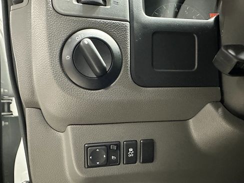 Used 2021 Nissan NV 2500 S image 23