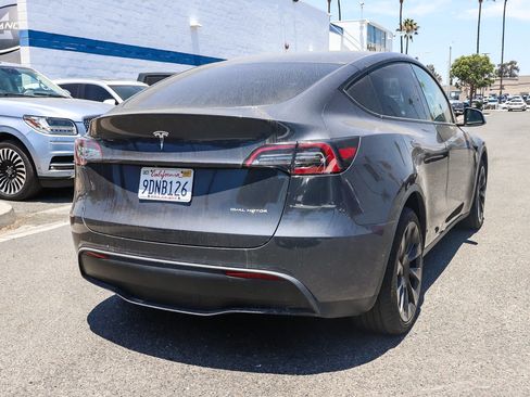 Used 2022 Tesla Model Y Long Range AWD/4WD image 9
