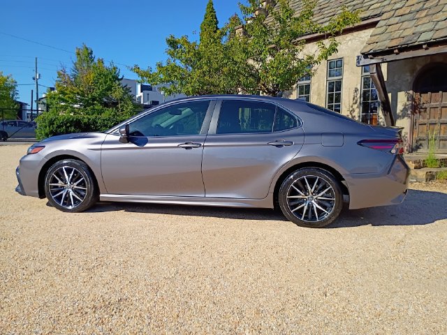 Used 2023 Toyota Camry SE w/ Convenience Package FWD image 6