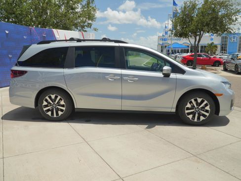 New 2026 Honda Odyssey EX-L image 4