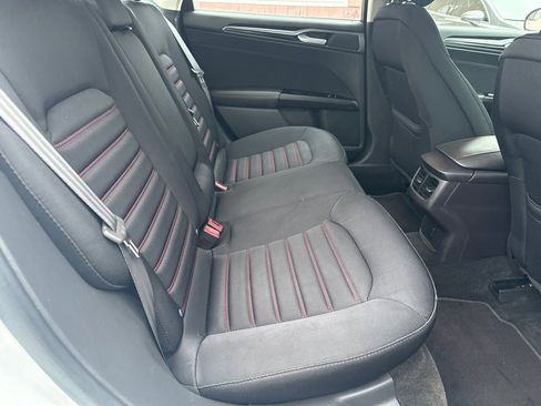 Used 2015 Ford Fusion SE w/ Equipment Group 201A FWD image 14