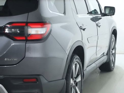 Used 2024 Honda Pilot Elite image 48