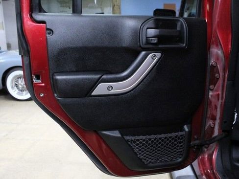 Used 2012 Jeep Wrangler Unlimited Sahara w/ Connectivity Group image 13