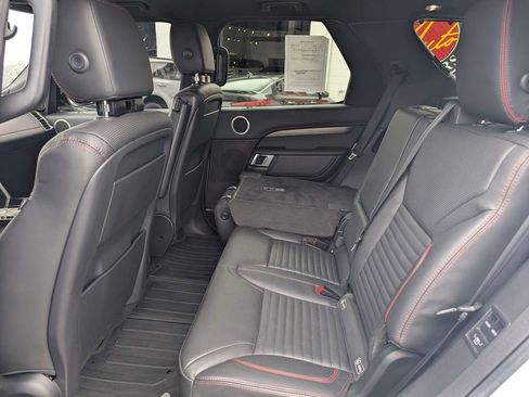 Used 2018 Land Rover Discovery HSE AWD/4WD image 14