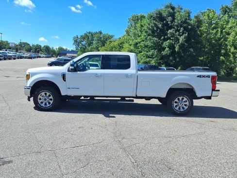 Used 2017 Ford F350 XLT w/ XLT Premium Package AWD/4WD image 7