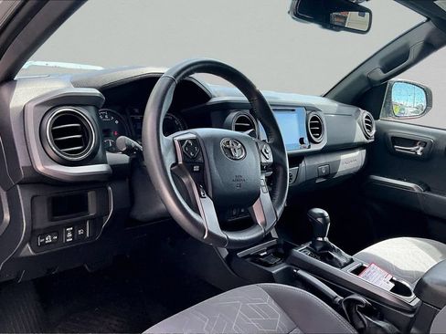Certified 2018 Toyota Tacoma TRD Sport w/ Technology Package AWD/4WD image 18