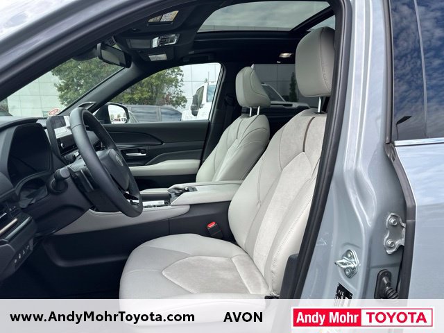 Used 2026 Toyota Grand Highlander AWD Hybrid image 9