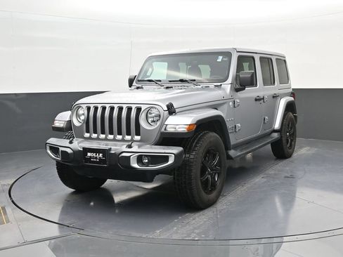 Used 2021 Jeep Wrangler Unlimited Sahara w/ Uconnect 4C Nav & Sound Group AWD/4WD image 3