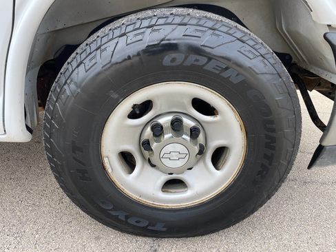 Used 2017 Chevrolet Express 3500 LT w/ LT Preferred Equipment Group image 9