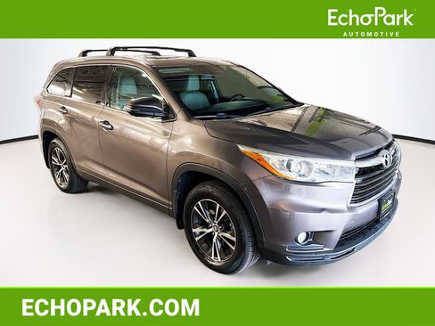 Used 2016 Toyota Highlander XLE AWD/4WD image 1