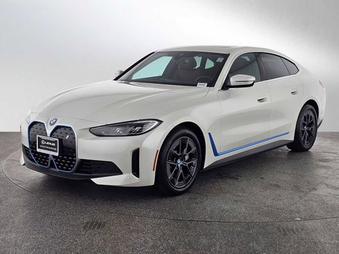 Used 2023 BMW i4 eDrive40 RWD image 7