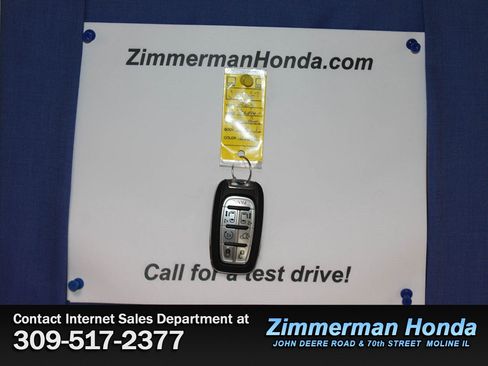 Used 2023 Chrysler Pacifica Touring-L FWD image 28