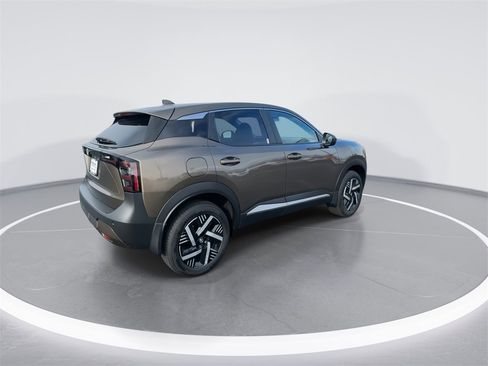 Used 2025 Nissan Kicks SV image 8