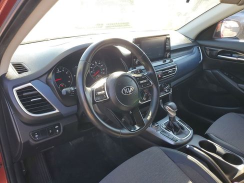 Used 2021 Kia Seltos S FWD image 11