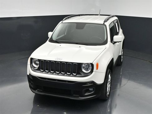 Used 2017 Jeep Renegade Latitude AWD/4WD image 21
