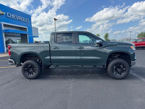Used 2025 Chevrolet Silverado 1500 LT AWD/4WD image 2