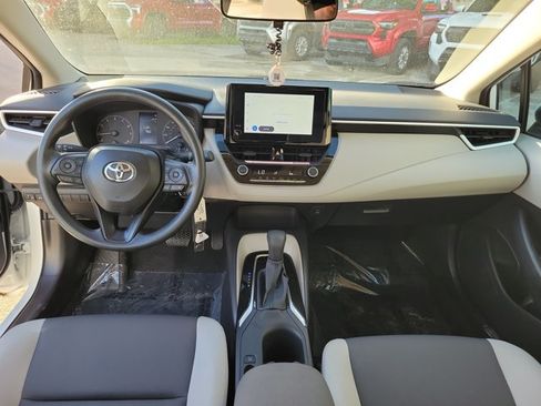 Used 2025 Toyota Corolla LE FWD image 9