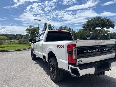 Certified 2025 Ford F250 Platinum w/ FX4 Off-Road Package AWD/4WD image 4
