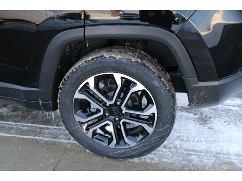 Certified 2022 Jeep Compass Limited image 26