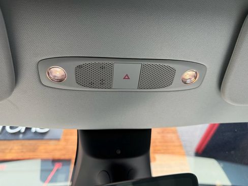 Used 2022 Tesla Model Y Long Range AWD/4WD image 38