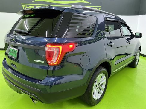 Used 2017 Ford Explorer XLT w/ Equipment Group 201A FWD image 10