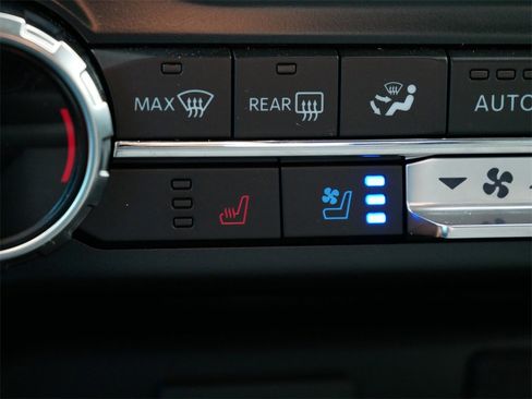 Certified 2022 Ford F150 Lariat w/ Trailer Tow Package image 21