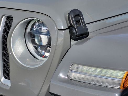 Used 2023 Jeep Wrangler Sahara w/ Cold Weather Group image 8