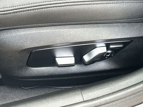 Used 2019 BMW 530i xDrive AWD/4WD image 17