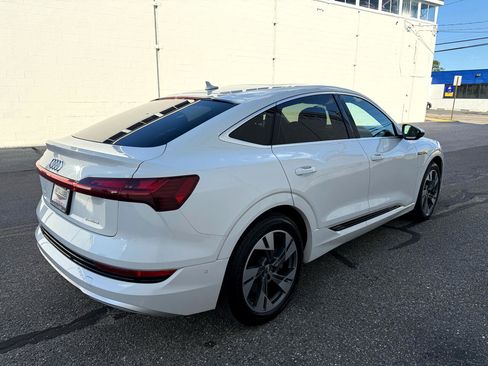 Used 2020 Audi e-tron Premium Plus image 9