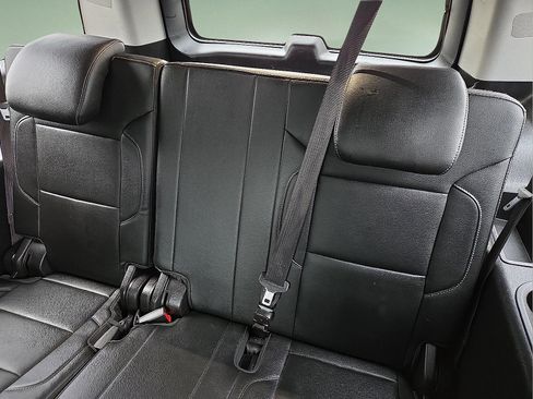 Used 2020 Chevrolet Suburban LT image 11