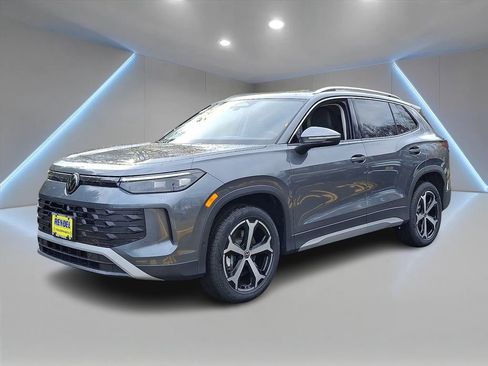 New 2026 Volkswagen Tiguan SE image 1