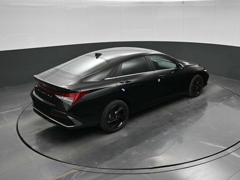 New 2026 Hyundai Elantra SEL Sport FWD image 31