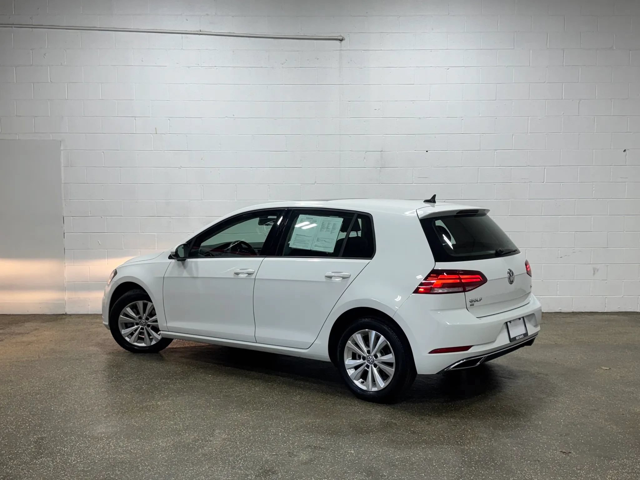 Used 2018 Volkswagen Golf SE FWD image 5