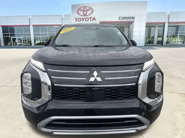 Used 2025 Mitsubishi Outlander SE FWD image 8