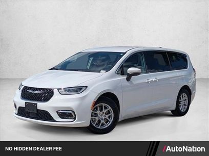 Used 2023 Chrysler Pacifica Touring-L