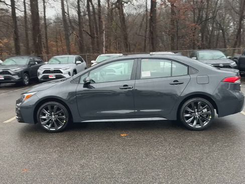 Used 2026 Toyota Corolla SE w/ SE Package FWD image 5