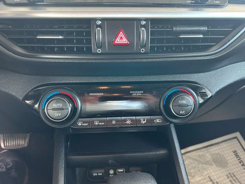 Used 2019 Kia Forte LXS FWD image 17