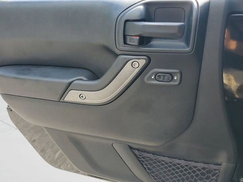 Used 2018 Jeep Wrangler Unlimited Sport S AWD/4WD image 18