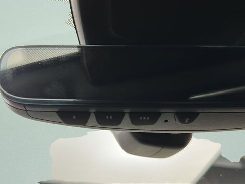 Used 2024 Volkswagen Golf R image 33