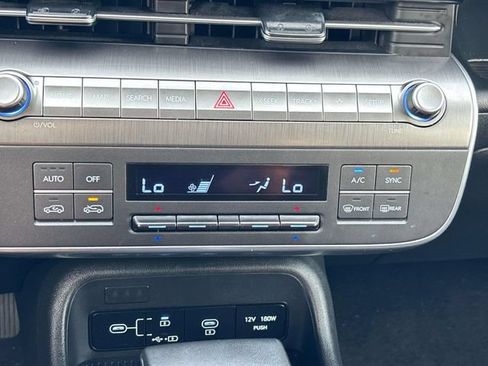 Used 2024 Hyundai Kona SEL AWD/4WD image 19
