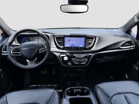Used 2025 Chrysler Pacifica Select FWD image 22